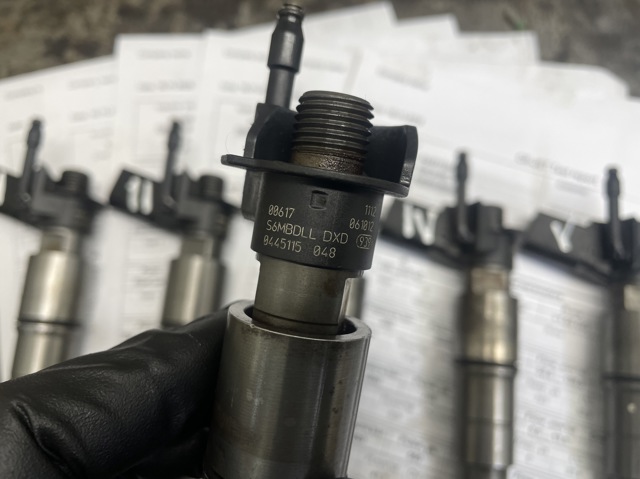 Форсунка инжектора 0445115048 BOSCH