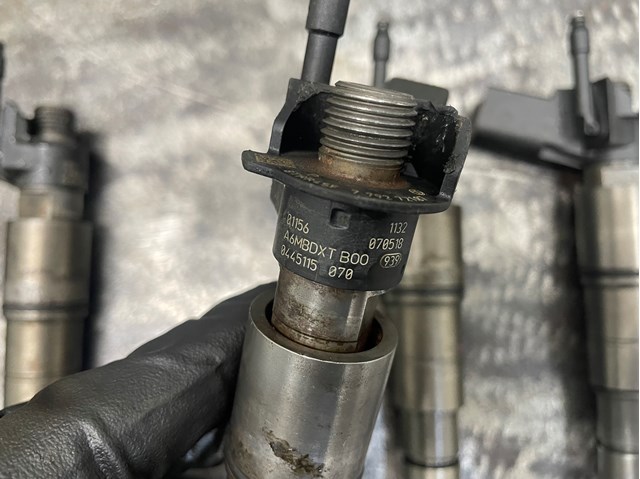 Форсунка дизельная в сборе 0445115070 BOSCH