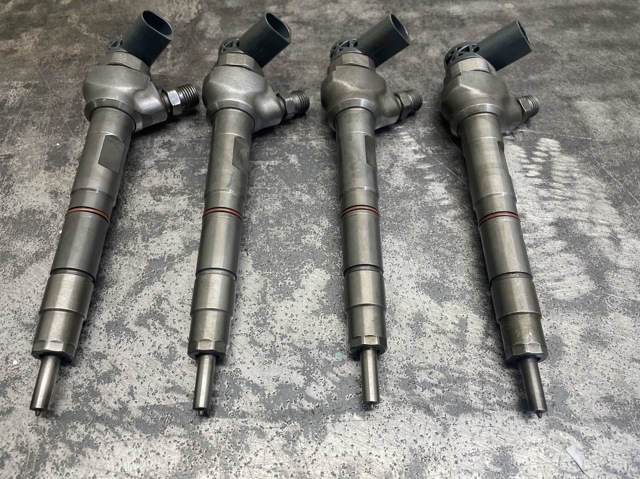 VAG 04L130277AJ Форсунка впрыска топлива в наличии Ирпень