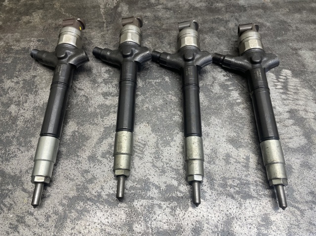 236700R030 TOYOTA Форсунка впрыска топлива купить в Ровно