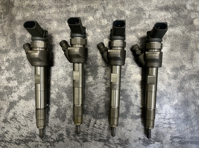 Топливные форсунки 8514148 BMW