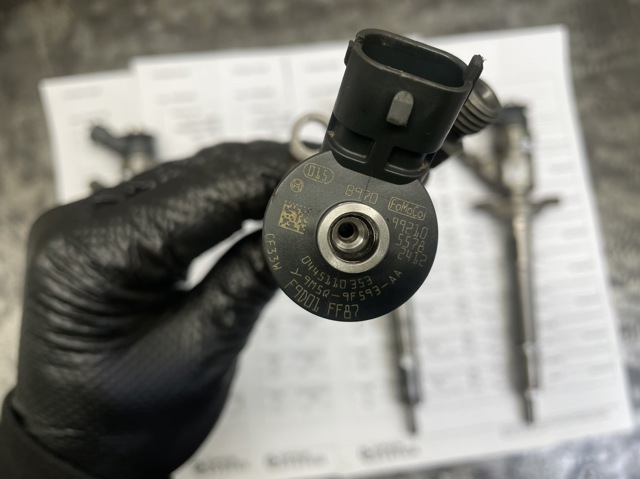 FORD 9M5Q9F593AA Форсунка впрыска топлива в наличии Ужгород