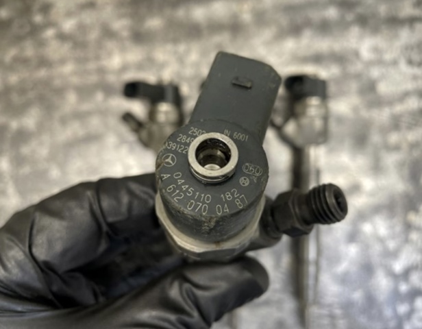 Клапанная форсунка A6120700487 MERCEDES