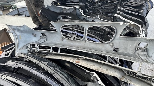 BMW 51117238751 Передний бампер в наличии Черновцы