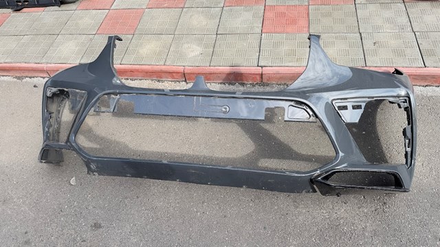 Передний бампер 51118081546 BMW