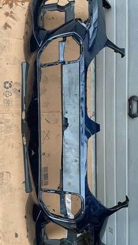 Передний бампер 51118098864 BMW