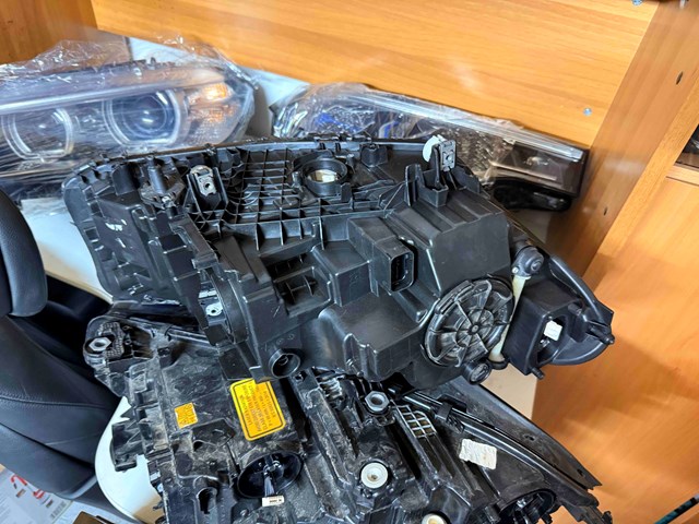BMW 63117214957 Левая фара в наличии Запорожье