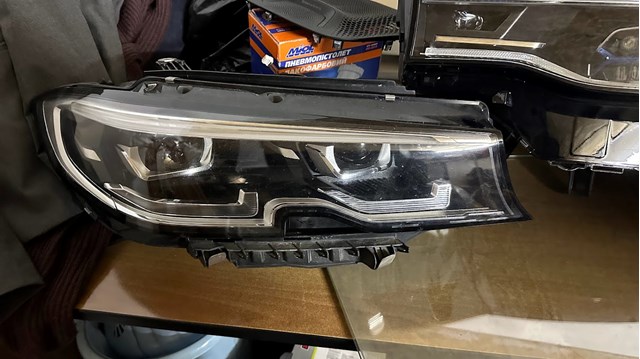 Фара правая 63118496150 BMW