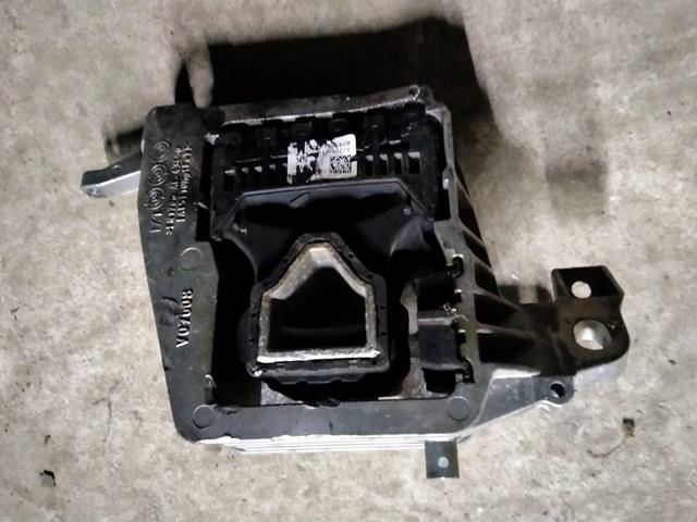 Опора двигателя 8743621 BMW