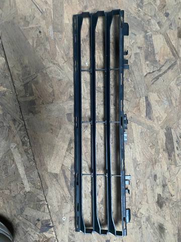 51117385267 Решетка бампера переднего центральная купить Винница