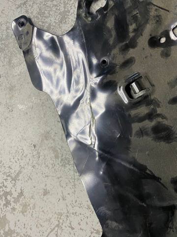 BMW 51647383855 Накладка передней панели (суппорта радиатора) верхняя в наличии Чернигов