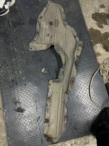 Защита днища, средняя часть 51757217521 BMW
