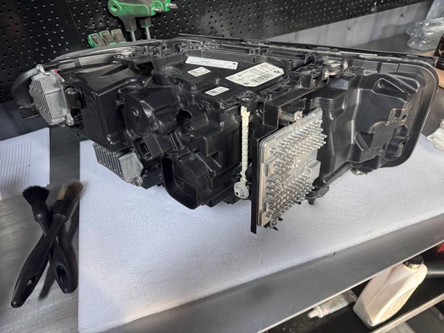 BMW 63118084381 Левая фара в наличии Украина