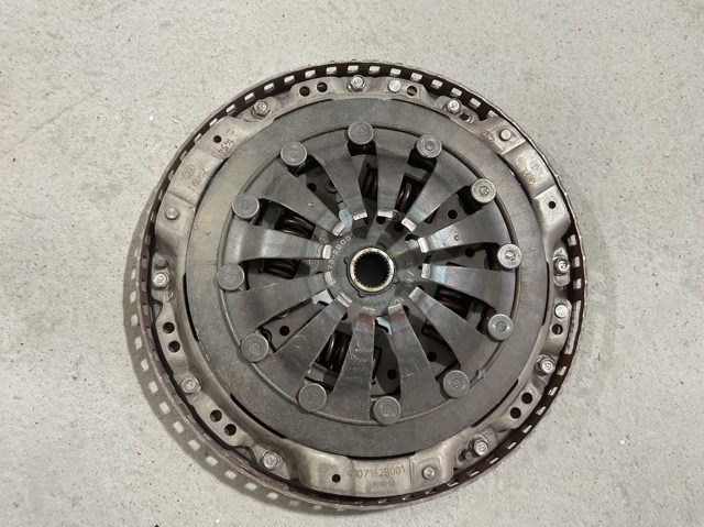 HYUNDAI 410752B001 Сцепление в наличии Полтава