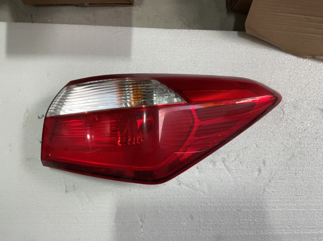 HYUNDAI 92402A7000 Фонарь задний правый внешний в наличии Одесса