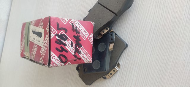 04465YZZAF TOYOTA Передние тормозные колодки купить в Запорожье
