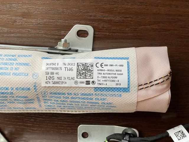 Подушка Айрбег спинки сидения правого 5G0880442 VAG