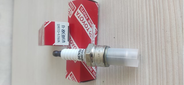 Свеча зажигания 9091901065 TOYOTA