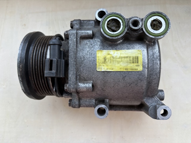 Насос кондиционера 8S6119D629AB FORD