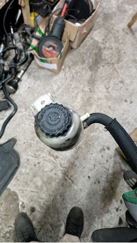 CHRYSLER 05105338AB Бачок насоса ГУР в наличии Тернополь