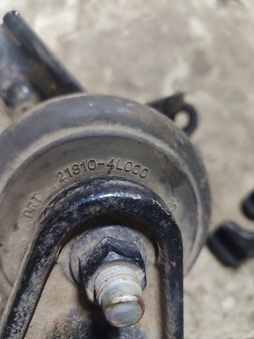 218104L000 HYUNDAI Правая подушка двигателя купить в Хмельницкий