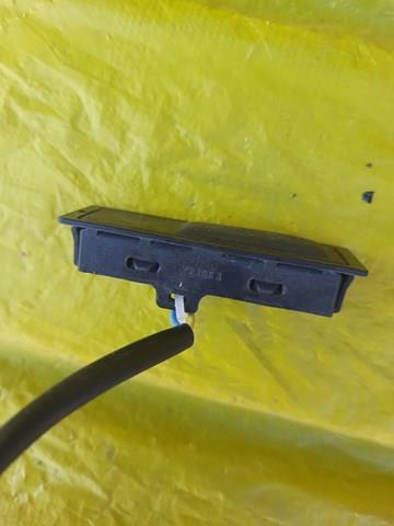 Кнопка привода замка третей/пятой двери 253804EA0A NISSAN