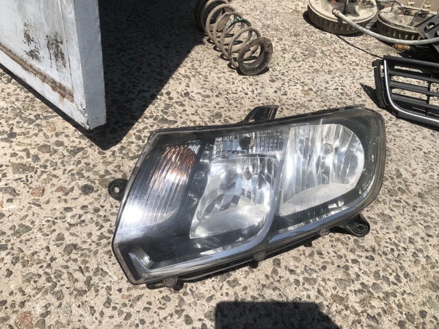 RENAULT 260609450R Фара левая в наличии Кривой Рог