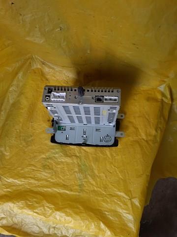 RENAULT 281156162R Магнитола (радио AM/FM) в наличии Ровно