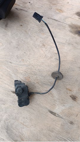 VAG 5C6810773H Замок открывания лючка бензобака в наличии Чернигов