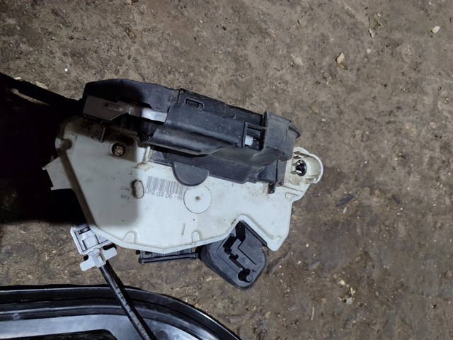 Дверной замок передний правый Volkswagen Polo V