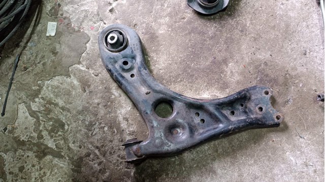 VAG 6RF407151B Рычаг передней подвески левый в наличии Ирпень