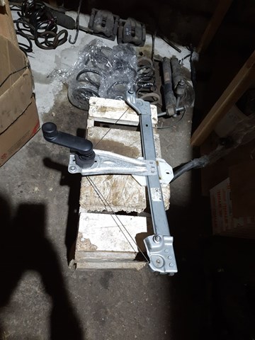 827217198R RENAULT Механизм стеклоподъемника двери задней левой купить в Ровно