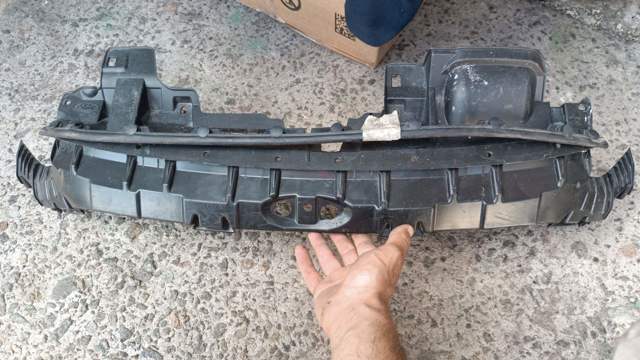 Заглушка бампера буксировочного крюка, задняя D2BZ17E785C FORD