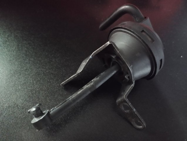 Клапан привода заслонки EGR 036129061A VAG
