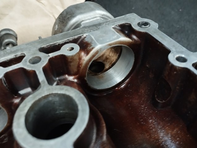 VAG 03C103475AK Крышка клапанная в наличии Днепр