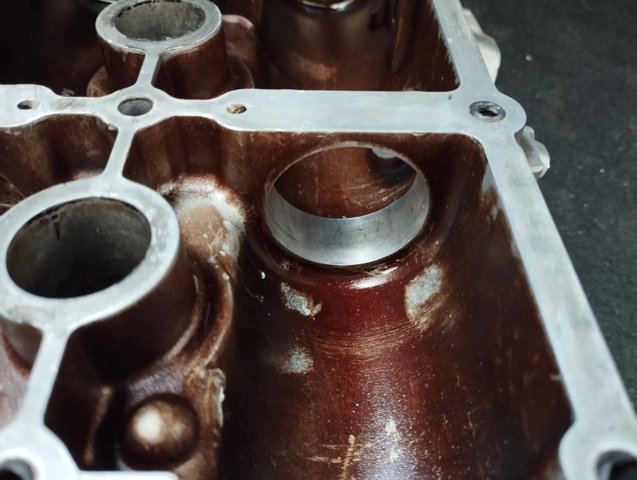 VAG 03C103475AK Крышка клапанная в наличии Винница