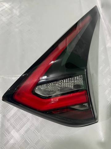 Фара задняя правая внутренняя 265509UF0C NISSAN