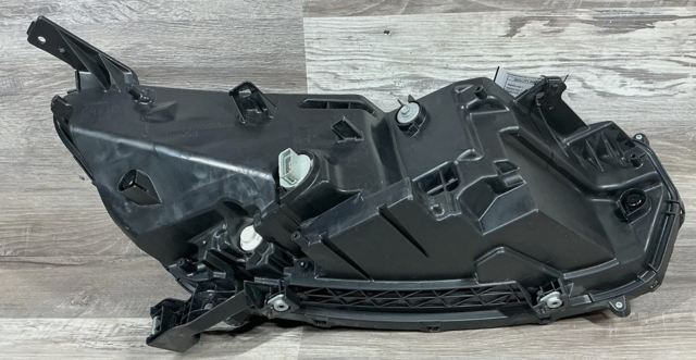 331503A0A22 HONDA Левая фара купить в Николаев