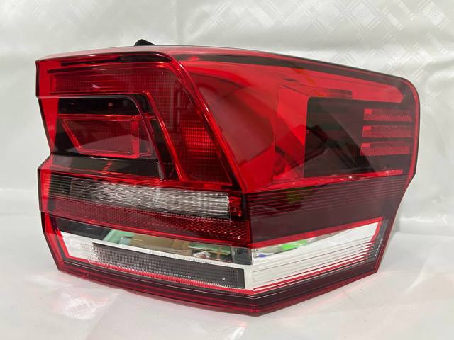 Задний правый внешний фонарь 3CN945096B VAG