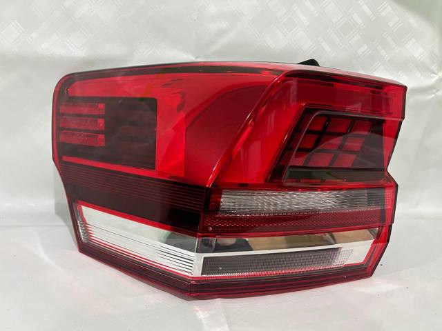 Фонарь задний левый, внешний 3CN945207B VAG