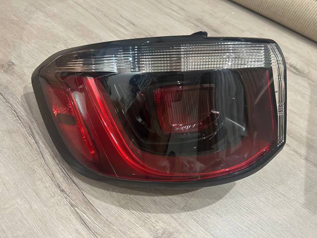 Фонарь задний левый, внешний 55112839AB CHRYSLER