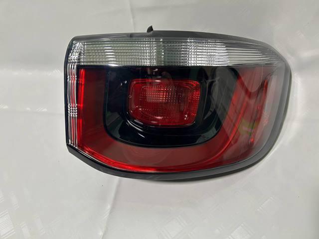 Фара задняя правая внешняя 68417080AA CHRYSLER