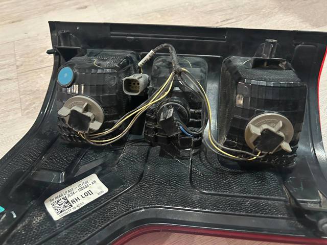 JL3Z13404H FORD Фонарь задний правый купить в Полтава