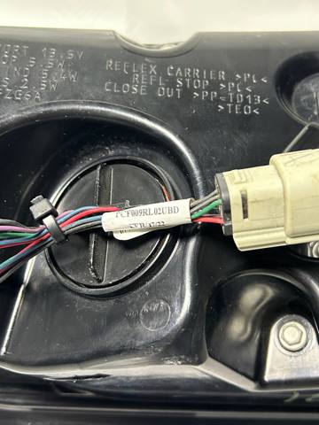 KT4Z13404G FORD Фонарь задний правый внешний купить в Черновцы