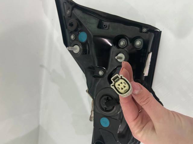 KT4Z13405B Фонарь задний левый внутренний купить Чернигов