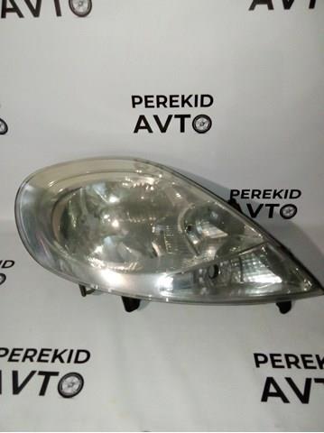 RENAULT 8200701366 Правая фара в наличии Черновцы