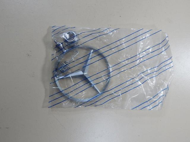 MERCEDES A2218800086 Эмблема капота в наличии Днепр