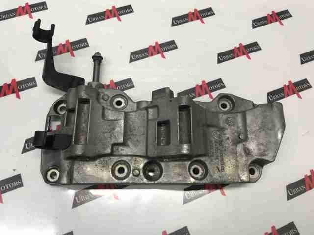 Кронштейн компрессора кондиционера 11168506863 BMW