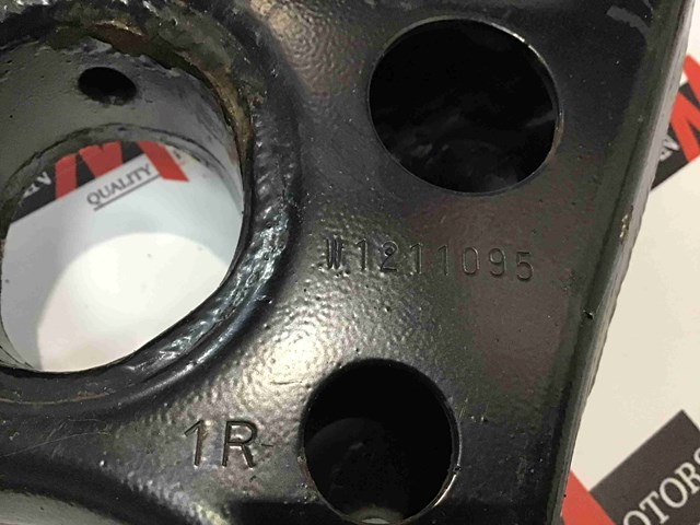 4806876010 TOYOTA Нижний рычаг купить в Черновцы