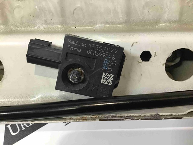 Стояк-крюк замка капота 95483065 GM